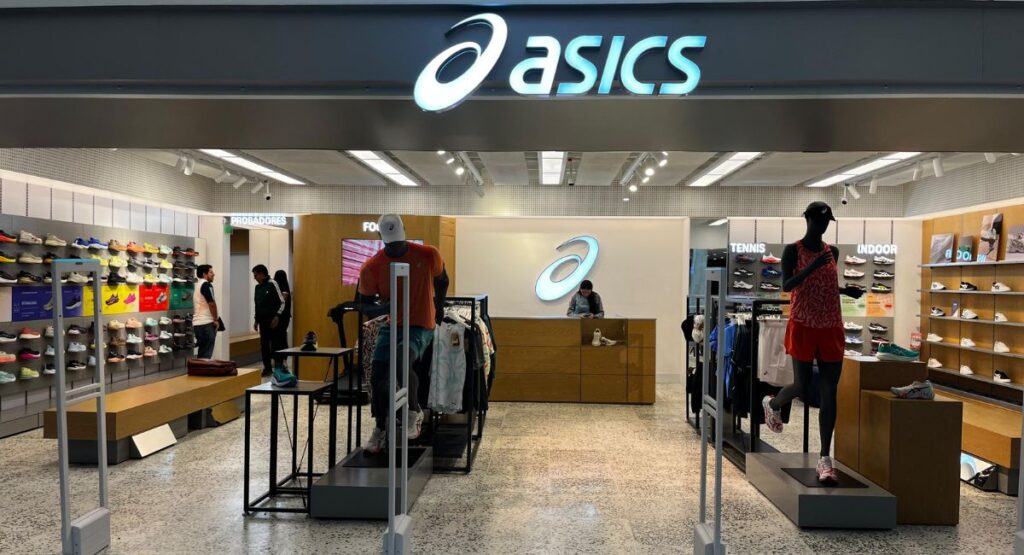 Nueva tienda de Asics / Asics