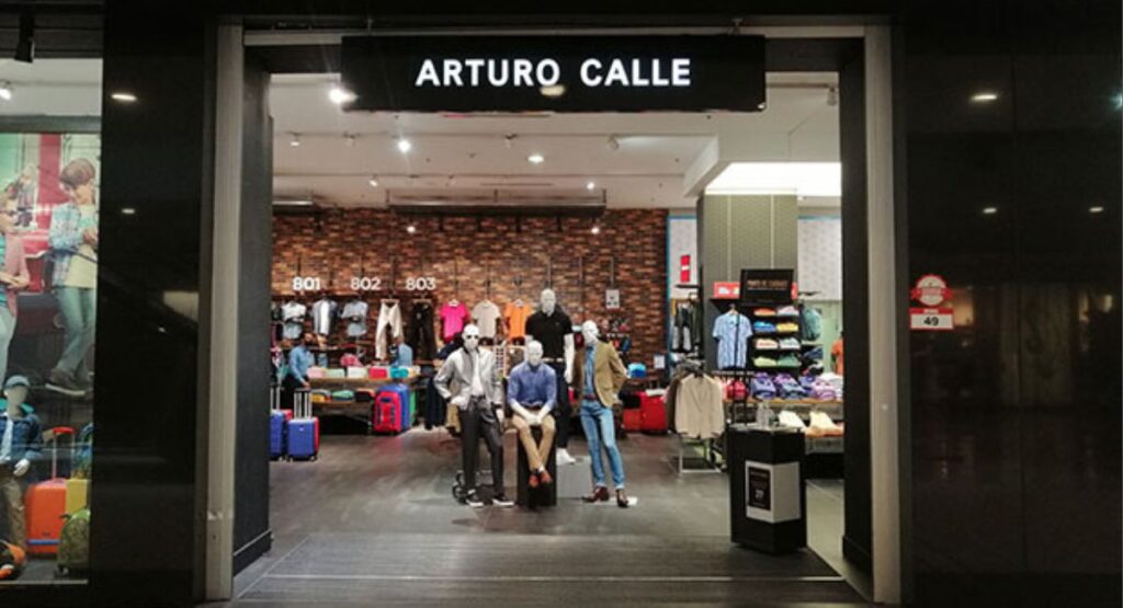 Arturo Calle / Titán Plaza