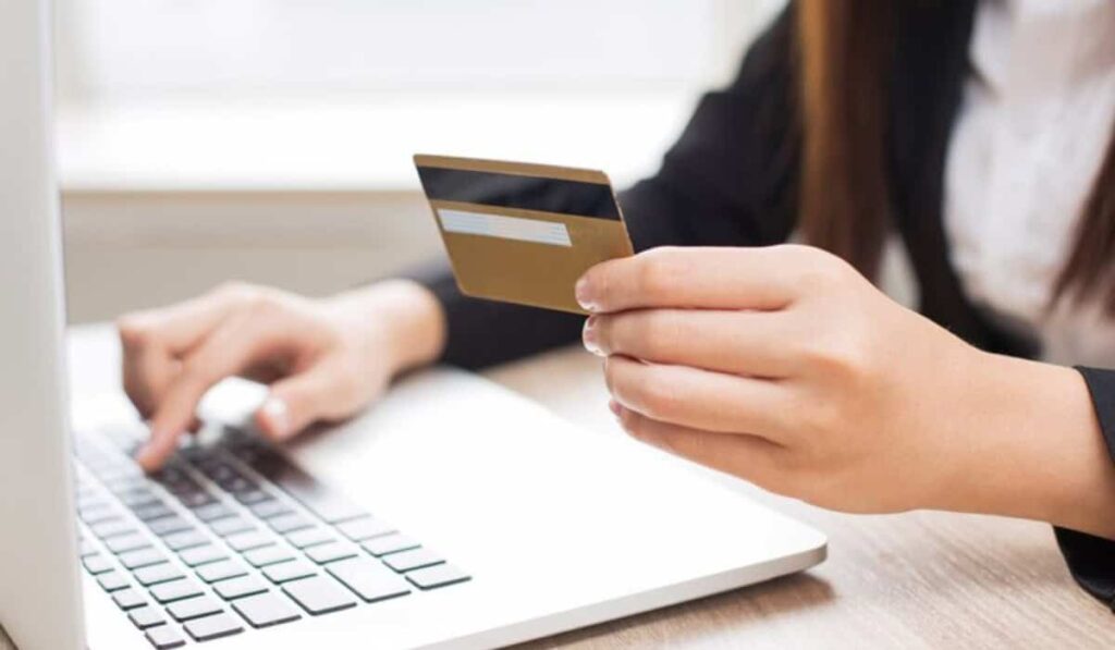 Morosidad en tarjetas de crédito en Colombia . Foto: Freepik