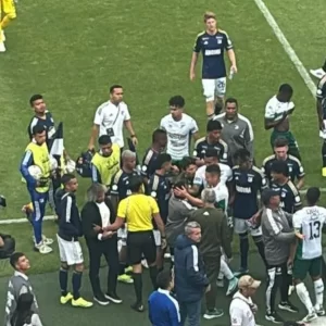 Gamero se calentó en El Campín con Jarlan Barrera y más jugadores del Cali