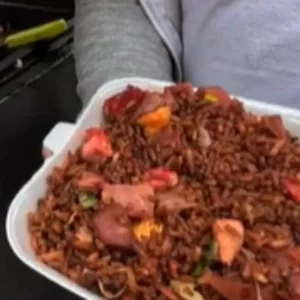 ‘Influencers’ se sorprendieron con punto en Bogotá en donde venden arroz chino a $ 3.000