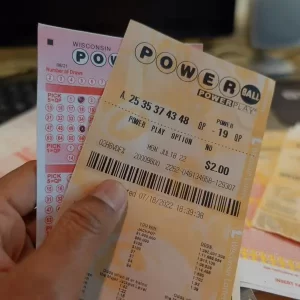 Este es el hombre que compró 30 boletos de la lotería y todos fueron ganadores en EE. UU.