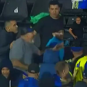 [Video] ‘Chicho’ Serna se metió a tribuna de Boca Juniors a parar pelea que frenó partido