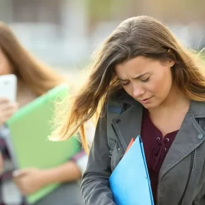 Cómo denunciar el hostigamiento de un vecino: pasos a seguir para una solución efectiva