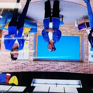 Presentadores de ‘Buen día, Colombia’ amanecieron patas arribas y les tocó dar explicación