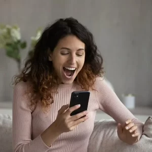 Mujer se llevó gran sorpresa al ir a trabajar en su día libre: dejó su puesto y compró casa