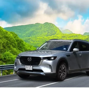 Cuál es la camioneta Mazda 2025 más costosa y diferencia con el más económico de la marca