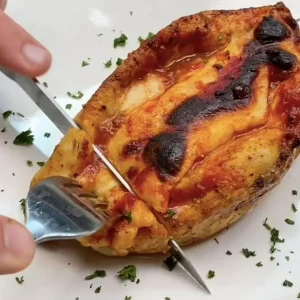 ¿Cómo hacer pollo relleno en freidora de aire? Con mucho queso y con sabor napolitano