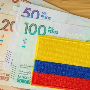 Tristeza con billetes de 20.000, 50.000 y 100.000 en Colombia por cambio que viene en 2025