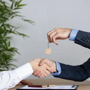 ¿Es mejor pagar arriendo o comprar casa? Fórmula para saber qué conviene, según el sector