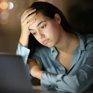 ¿Fin del trabajo remoto? Poderosa empresa ordenó a 300.000 empleados volver a la oficina