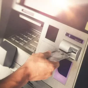 Qué hacer cuando le clonan una tarjeta débito y cuánto tiempo hay para anular una compra