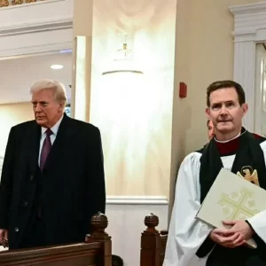 Inmigrantes ilegales no tendrían dónde rezar; iglesias, divididas por propuesta de Trump