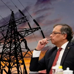 Decisión de Petro será crucial: si no la hace “alzas en facturas serían hasta de 140%”