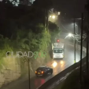 Domiciliarios tiran “por allá no voy” y evaden subir loma de barrio: residentes, colgados