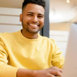 Cinco carreras técnicas virtuales de buenos sueldos y que puede estudiar gratis en el Sena