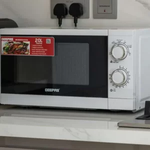 Cuánta energía consume el horno microondas, con trucos para bajarle al recibo de luz