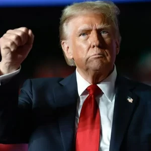 Trump mete miedo a la economía global tirando amenazas de aranceles a diestra y siniestra