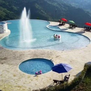 Piscina infinita en Cundinamarca, a 2 horas de Bogotá, es un paraíso con precio a la mano