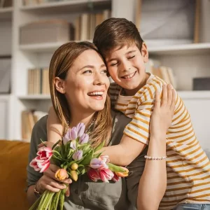 Frases hermosas para dedicar en el Día de la Madre y quedar como un gran hijo