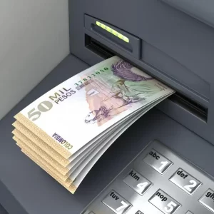 Pilas con la modalidad de robo que se usa en cajeros automáticos; disimulan con celular