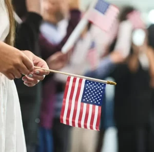 A 350.000 personas les quitarán permiso especial y saldrían expulsadas de Estados Unidos