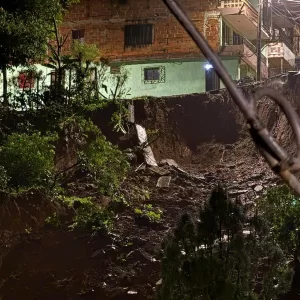Emergencia en Medellín: hubo deslizamiento en la Comuna 8 y 70 familias fueron evacuadas