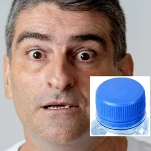 ¿Para qué sirven los anillos que tienen las tapas de las botellas? Ojo con la manipulación