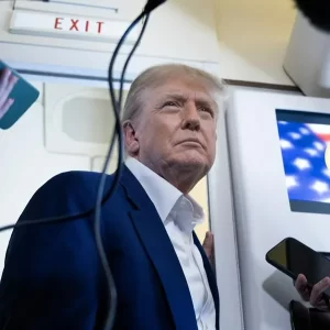 Trump dice que Israel aceptaría alto el fuego en Gaza de 60 días y mandó pulla a Hamás