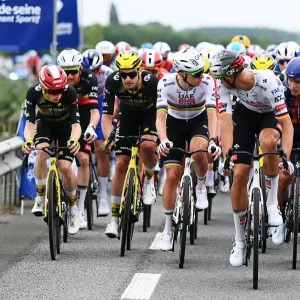 Tour de Francia empezó con todo en emocionante jornada: así va clasificación luego de primera etapa