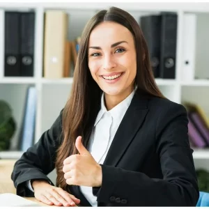 Empresas buscan administradores de empresas (con o sin experiencia) y contratan de una