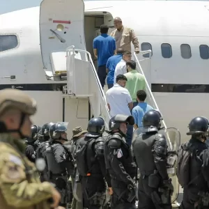 Venezuela no se quedó con la espina y denunció tratos inhumanos en cárcel de El Salvador