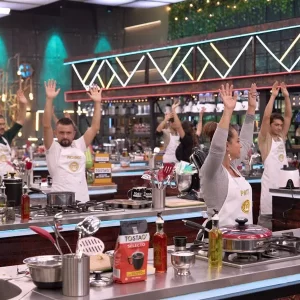 Radical cambio en las reglas de ‘Masterchef’ dejó crudos a los participantes en la cocina