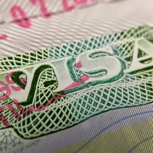 Latina perdió ‘green card’ en EE. UU. (estando casada con gringo) por error muy habitual