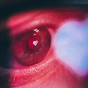 ‘App’ de citas advierte sobre riesgo latente en plataformas: “El movimiento seguro es bloquear”