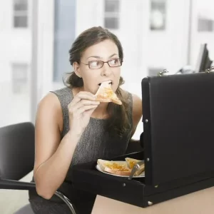 Controla la ansiedad por comer con hipnoterapia, método que es efectivo en 14 días
