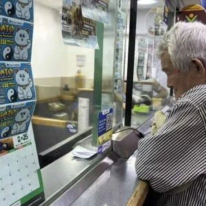 Dolor que reciben pensionados que ganen la lotería o chance, por descuentos que hay en plata