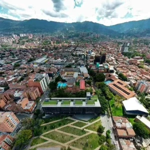 Pueblo ‘mejor vividero’ de Colombia, cerca de Medellín, tiene centro comercial más grande del país
