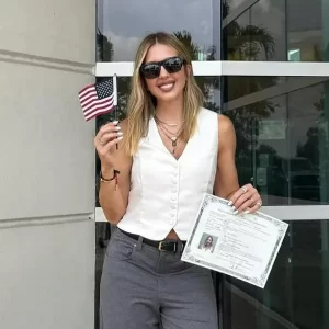 A reconocida ‘influencer’ le dieron ciudadanía estadounidense y contó qué le preguntaron