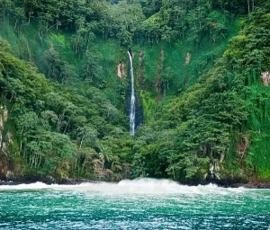 El buen cambio que hizo Costa Rica para los viajeros y que tiene dichoso a turistas colombianos