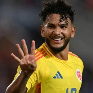 Luis Suárez hizo magia contra Venezuela y la Fifa se lo aplaudió sin dudar