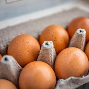 El problema que se armó con huevos en EE. UU.: ordenaron retirarlos por extraña sustancia