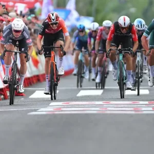 Quién ganó la etapa 19 de la Vuelta a España y cómo les fue a los ciclistas colombianos