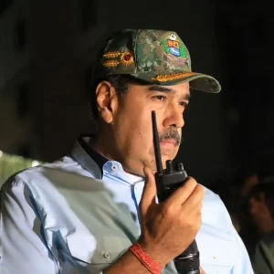 Maduro adelanta nueva jugada en Venezuela con miles de jóvenes: “A disparar”