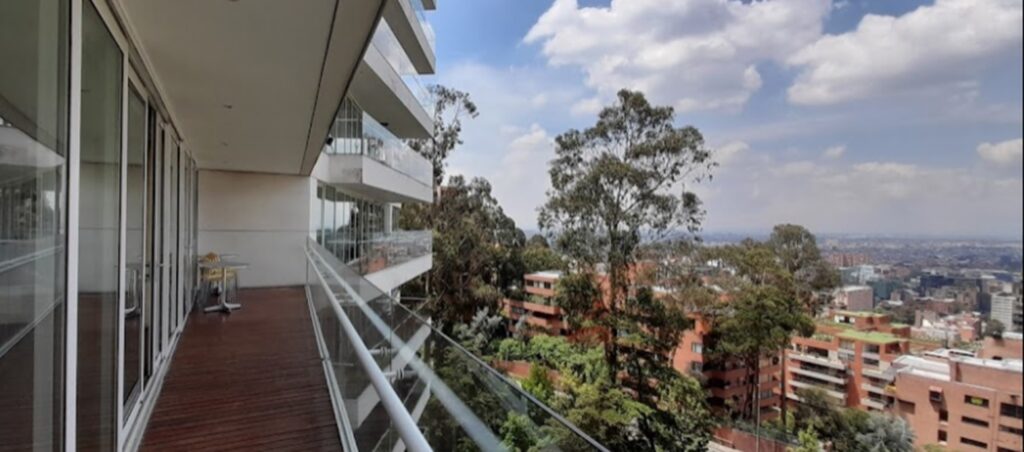 Vista del edificio Peñas Blancas. / Google Maps