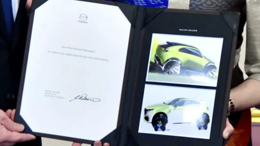 Boceto del nuevo carro Mazda.