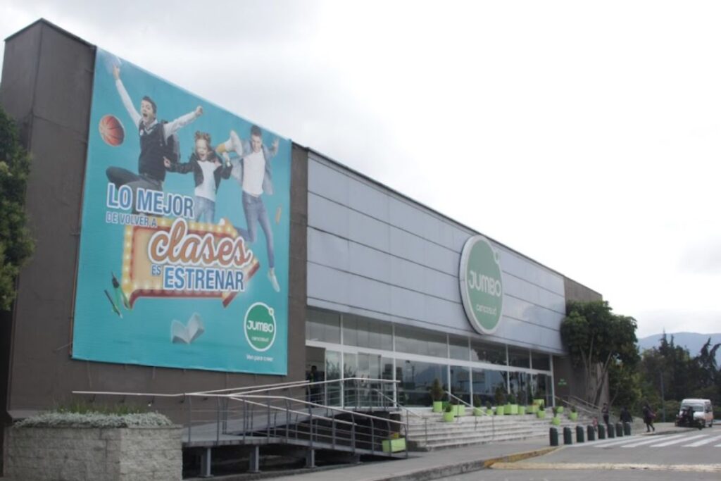 Imagen de Jumbo Calle 80 a propósito de primer Carrefour que existió / Foto de Google Maps