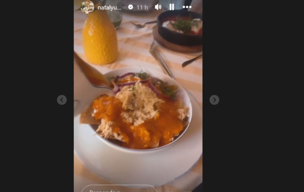 Chilaquiles, plato mexicano. Foto: Historia de Instagram @natalyumanaa