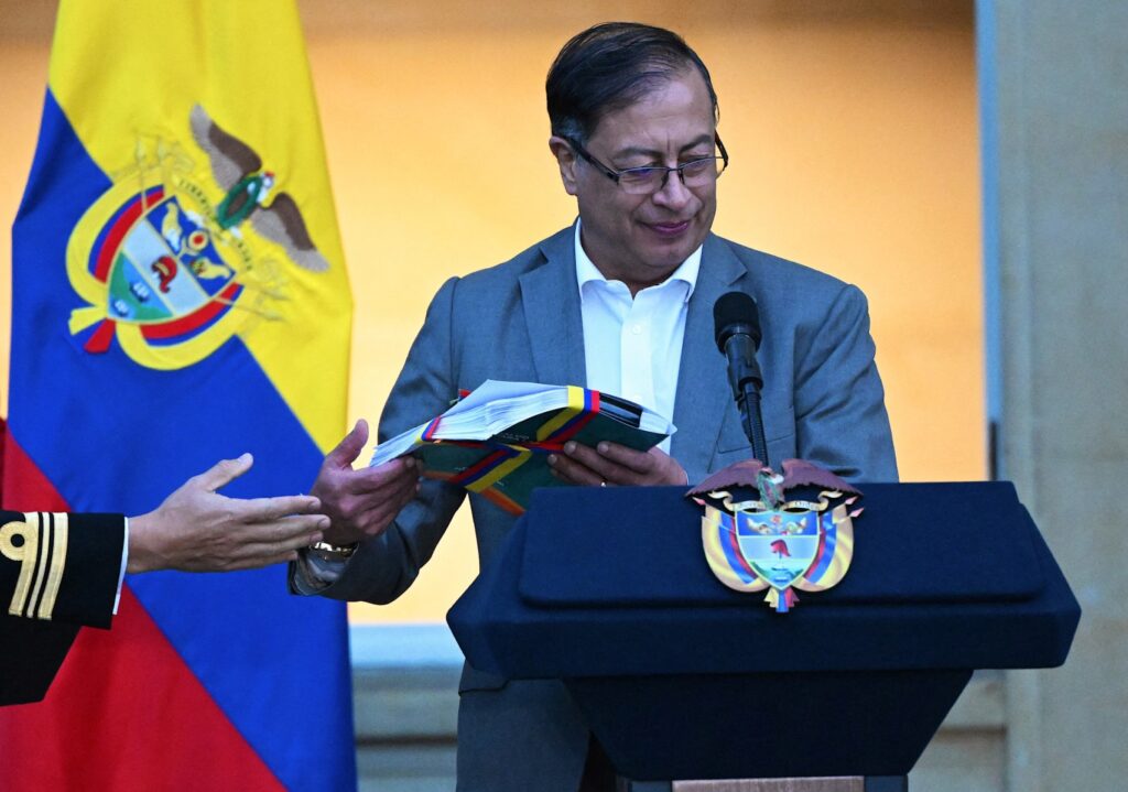 Gustavo Petro presentando por primera vez la reforma a la salud / AFP