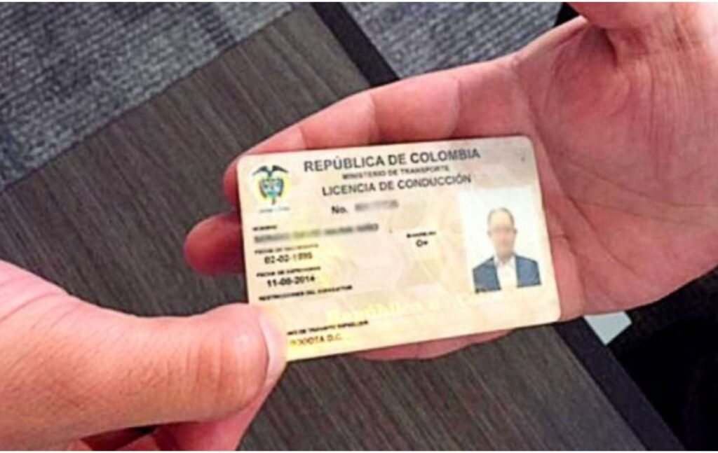 Licencia de conducción en Colombia. / MinTransporte.